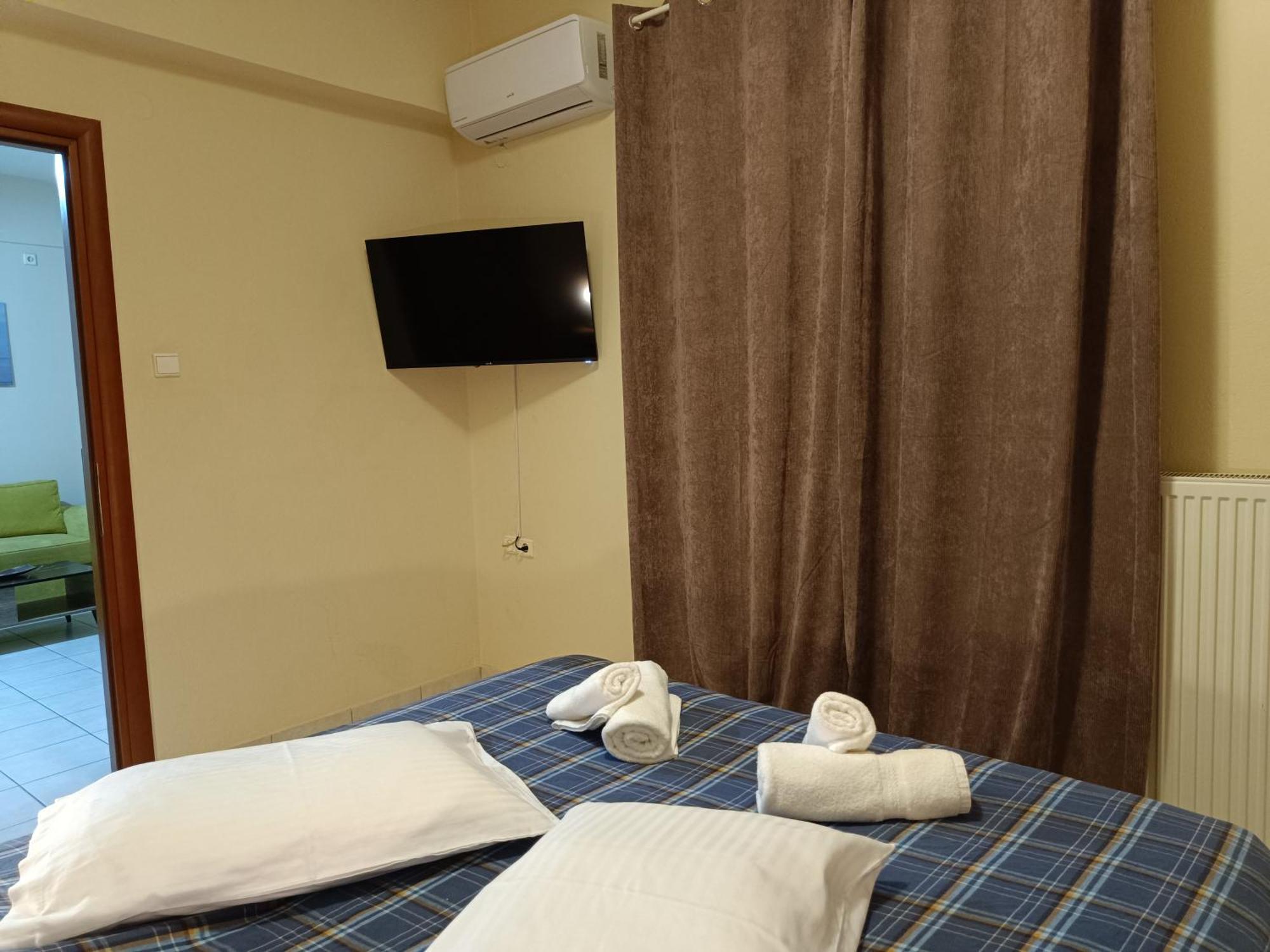 Gk Suites-Constantin View , Auto Check-In 24H ラリサ 部屋 写真